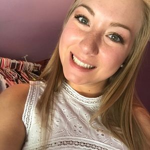 Meet your Posher, Brooke